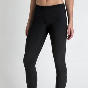 Revitalize high waisted Leggings - Black mpg brand